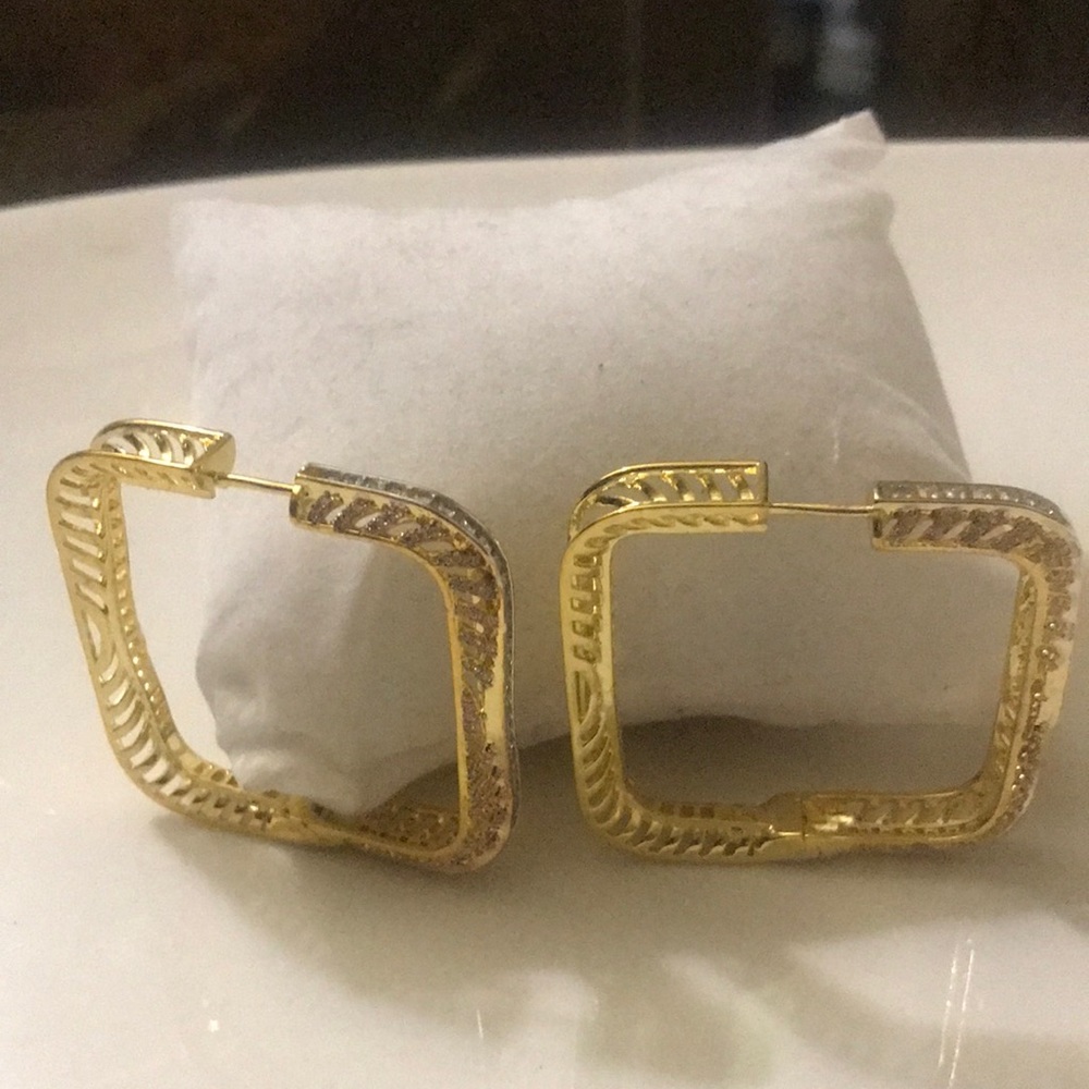 Square shape gold earrings